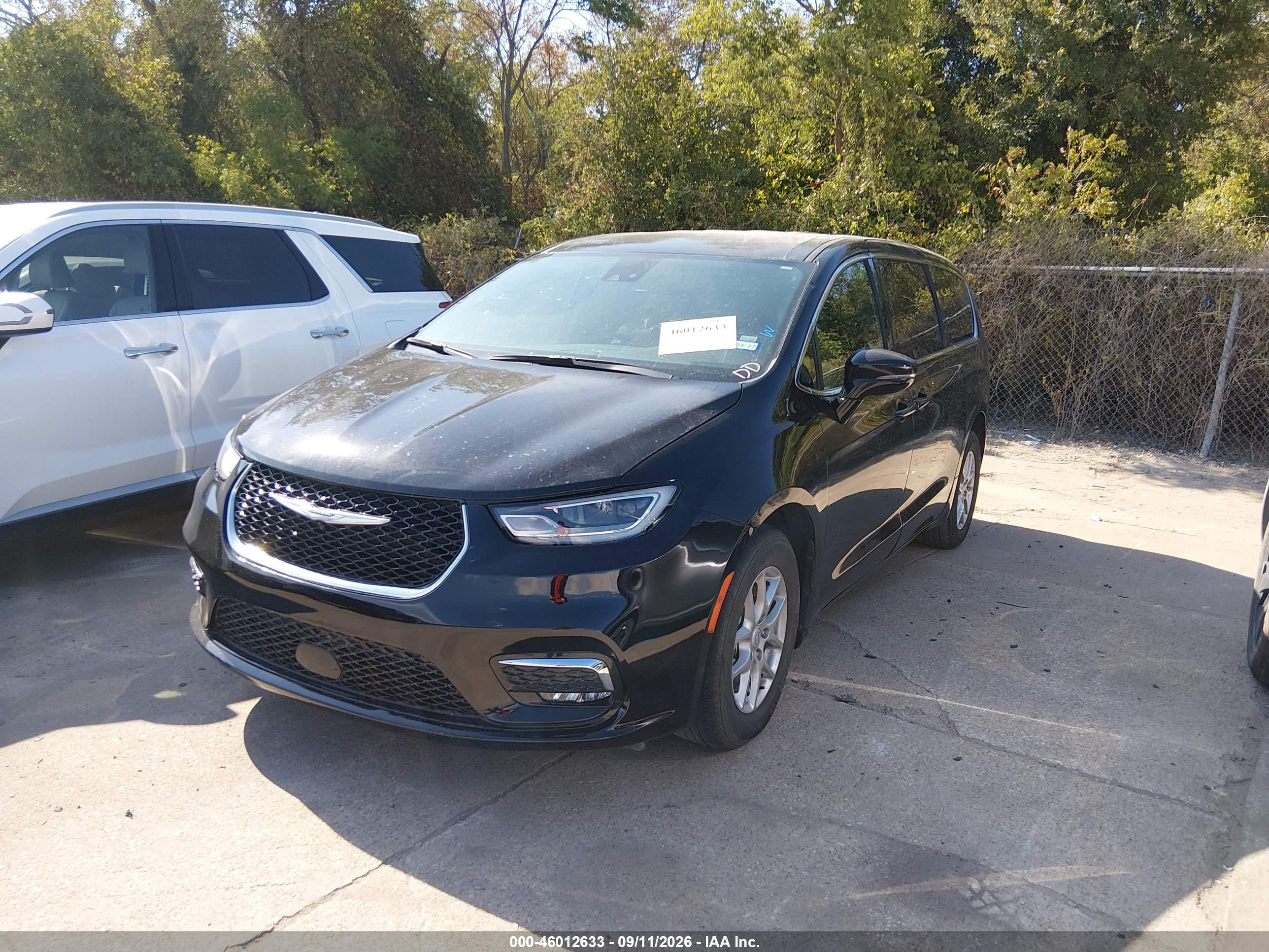 2025 CHRYSLER PACIFICA SELECT — I2