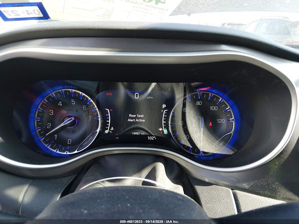 2025 CHRYSLER PACIFICA SELECT — I7