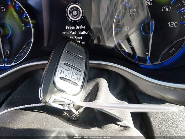 2025 CHRYSLER PACIFICA SELECT — I11