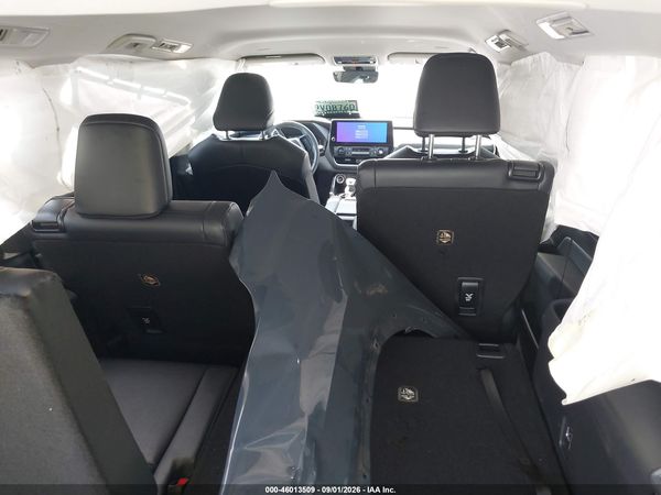 2025 TOYOTA GRAND HIGHLANDER XLE — I152