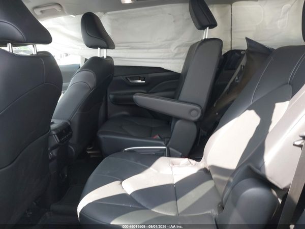 2025 TOYOTA GRAND HIGHLANDER XLE — I156