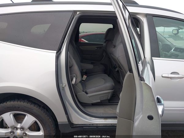 2016 CHEVROLET TRAVERSE LT — I8