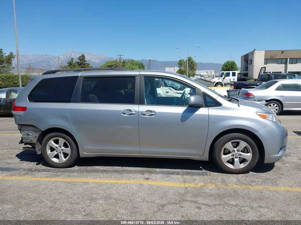 2013 TOYOTA SIENNA LE V6 8 PASSENGER