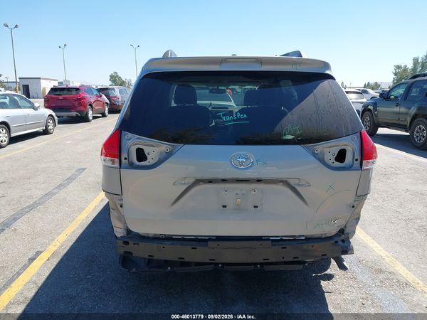 2013 TOYOTA SIENNA LE V6 8 PASSENGER