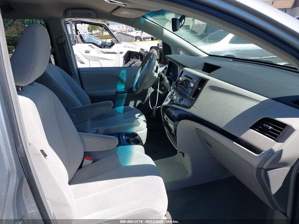 2013 TOYOTA SIENNA LE V6 8 PASSENGER