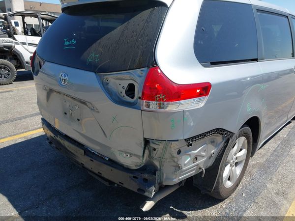2013 TOYOTA SIENNA LE V6 8 PASSENGER