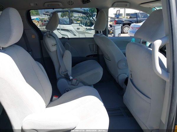 2013 TOYOTA SIENNA LE V6 8 PASSENGER