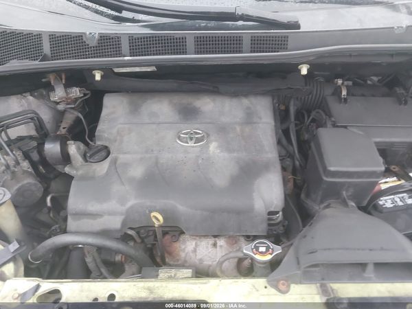 2014 TOYOTA SIENNA LE V6 8 PASSENGER