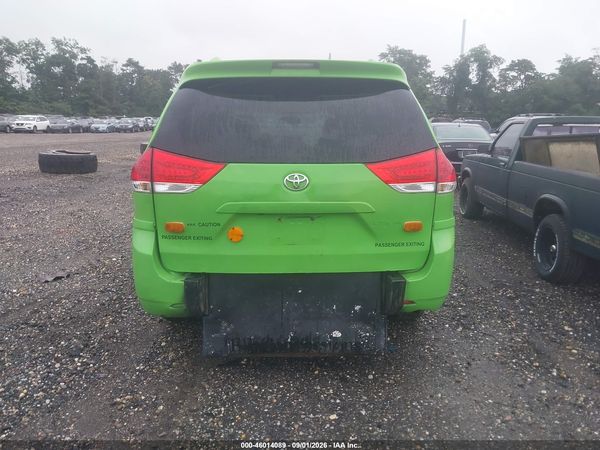 2014 TOYOTA SIENNA LE V6 8 PASSENGER