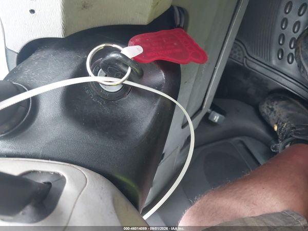 2014 TOYOTA SIENNA LE V6 8 PASSENGER