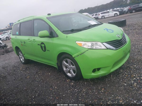 2014 TOYOTA SIENNA LE V6 8 PASSENGER