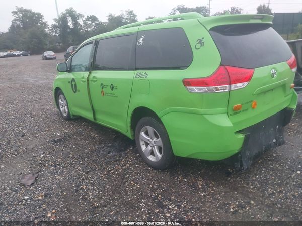 2014 TOYOTA SIENNA LE V6 8 PASSENGER
