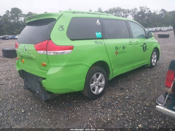 2014 TOYOTA SIENNA LE V6 8 PASSENGER