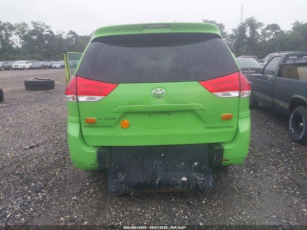 2014 TOYOTA SIENNA LE V6 8 PASSENGER