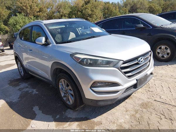 2016 HYUNDAI TUCSON SE