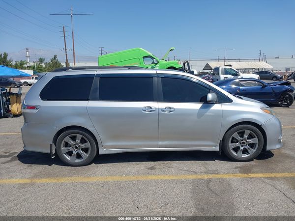 2017 TOYOTA SIENNA SE 8 PASSENGER