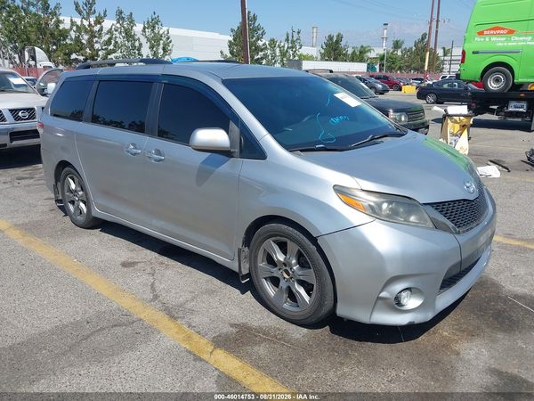 2017 TOYOTA SIENNA SE 8 PASSENGER