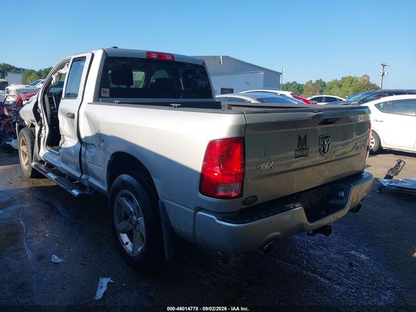 2017 RAM 1500 EXPRESS  4X4 6'4 BOX — I3