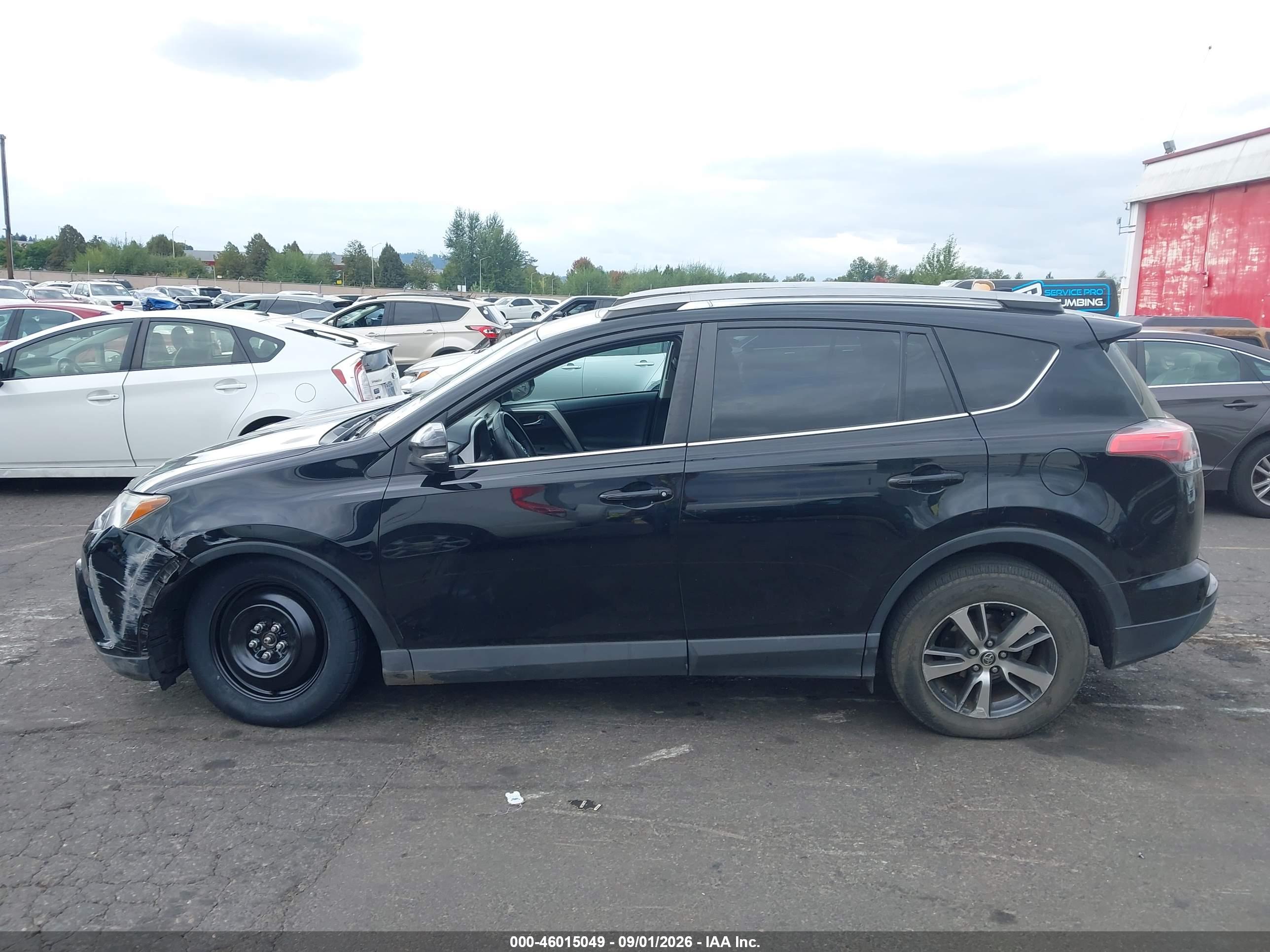 2017 TOYOTA RAV4 XLE