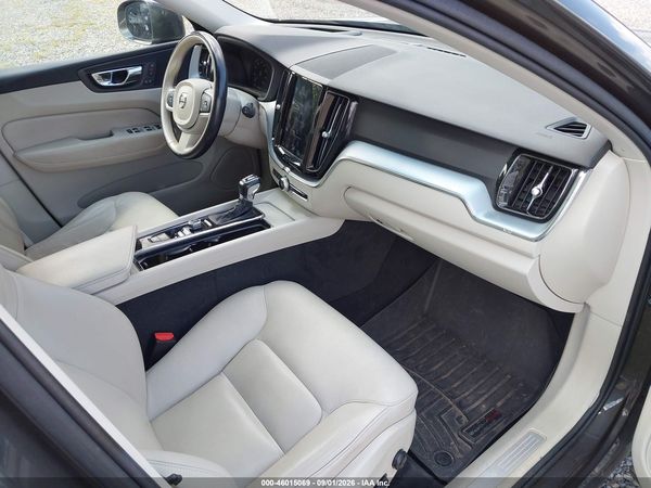 2018 VOLVO XC60 T5 MOMENTUM