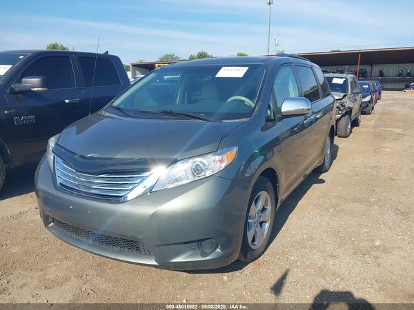 2013 TOYOTA SIENNA LE V6 8 PASSENGER