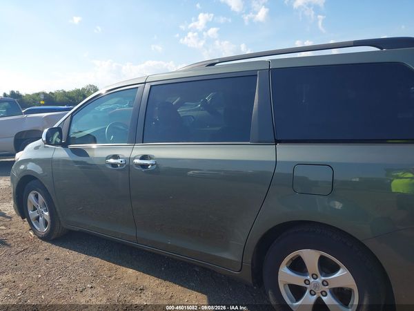 2013 TOYOTA SIENNA LE V6 8 PASSENGER