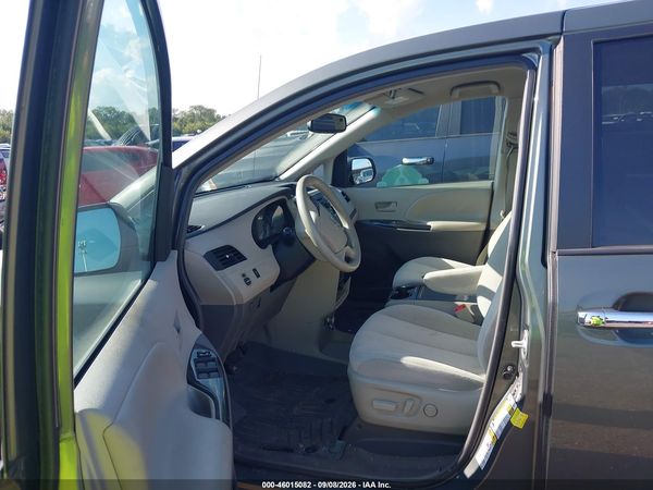 2013 TOYOTA SIENNA LE V6 8 PASSENGER