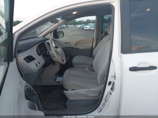 2013 TOYOTA SIENNA L V6 7 PASSENGER — I5
