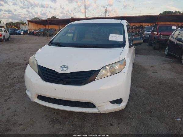 2013 TOYOTA SIENNA L V6 7 PASSENGER — I6