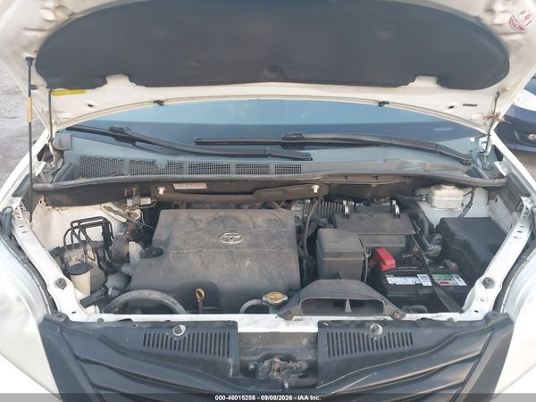 2013 TOYOTA SIENNA L V6 7 PASSENGER — I10
