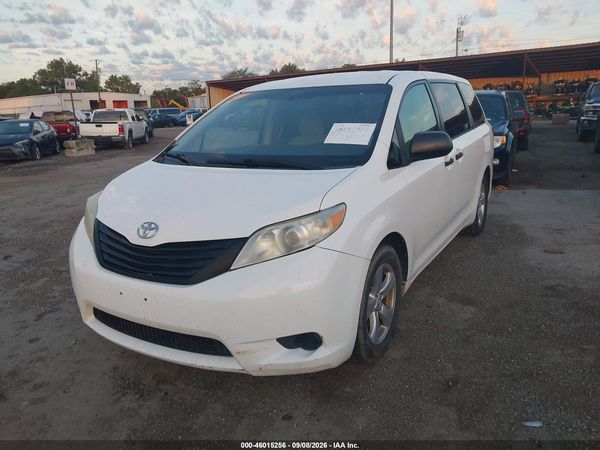 2013 TOYOTA SIENNA L V6 7 PASSENGER — I115