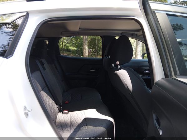 2026 NISSAN KICKS SV — I8