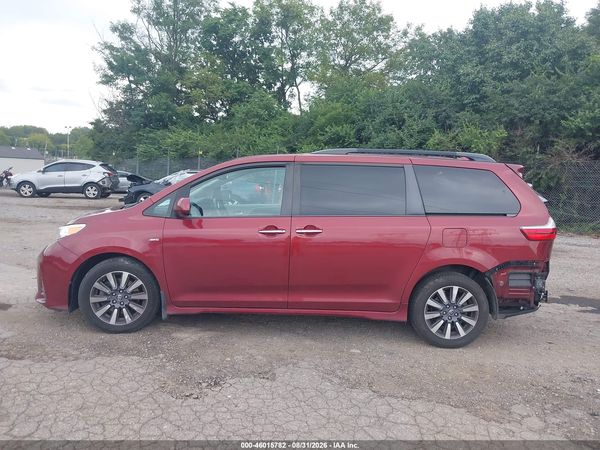 2018 TOYOTA SIENNA — I117