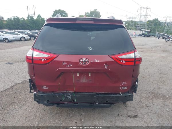 2018 TOYOTA SIENNA — I119