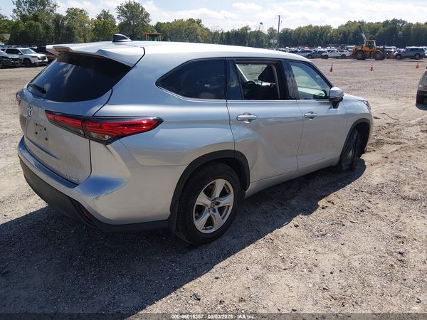 2022 TOYOTA HIGHLANDER LE — I4