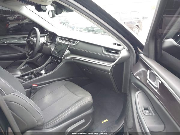 2023 JEEP GRAND CHEROKEE LAREDO 4X2 — I5