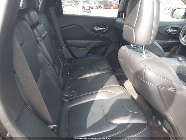 2016 JEEP CHEROKEE LIMITED — I8