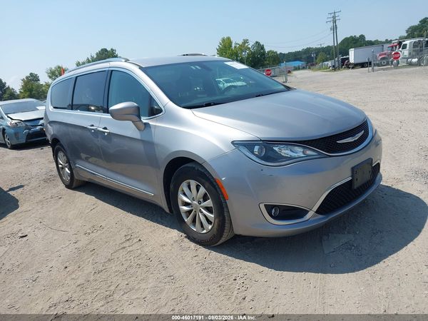 2018 CHRYSLER PACIFICA TOURING L — I1
