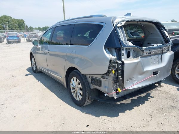 2018 CHRYSLER PACIFICA TOURING L — I3