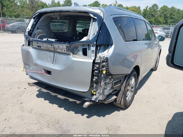 2018 CHRYSLER PACIFICA TOURING L — I4