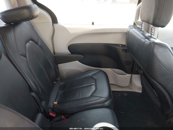 2018 CHRYSLER PACIFICA TOURING L — I8