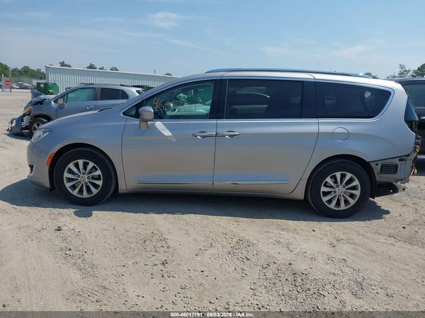 2018 CHRYSLER PACIFICA TOURING L — I117