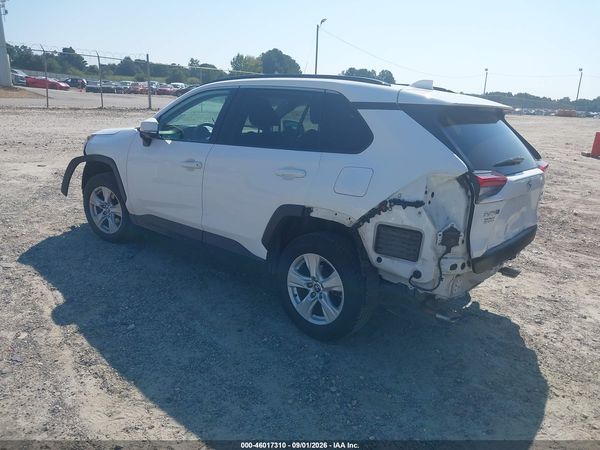 2021 TOYOTA RAV4 XLE — I3