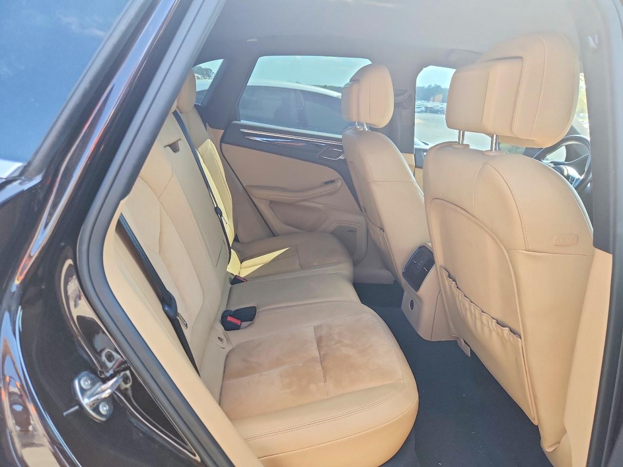 2018 PORSCHE MACAN Macan S