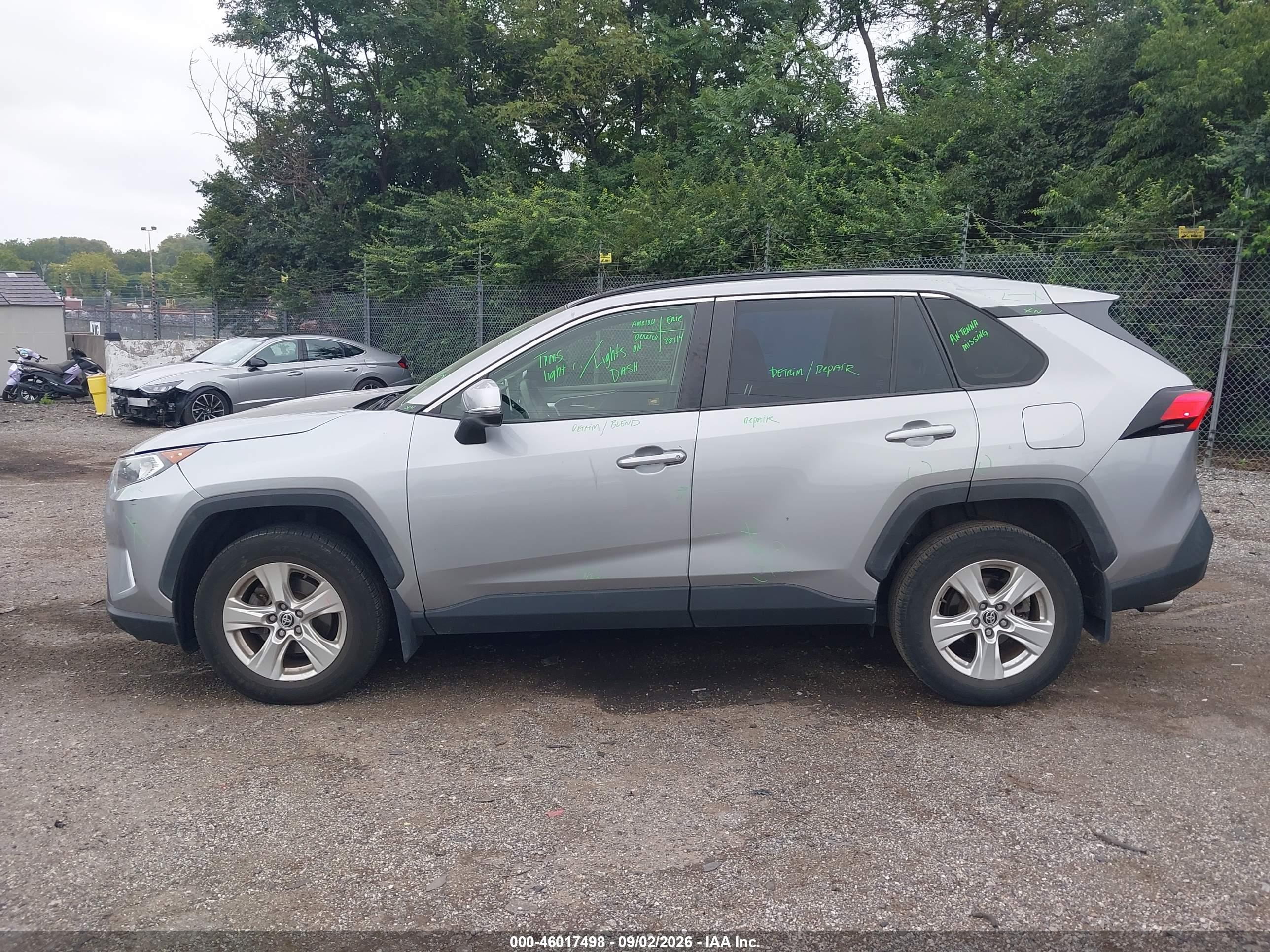2020 TOYOTA RAV4 XLE