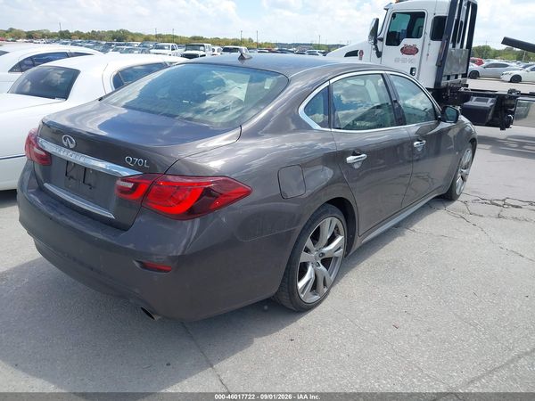 2017 INFINITI Q70L 3.7 — I4