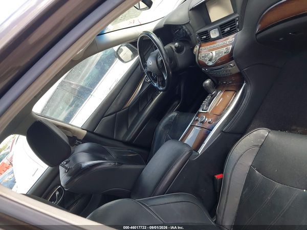 2017 INFINITI Q70L 3.7 — I5