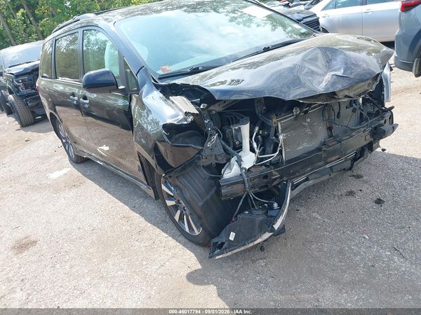 2020 TOYOTA SIENNA XLE