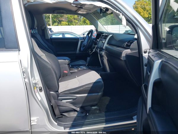 2016 TOYOTA 4RUNNER SR5 — I5