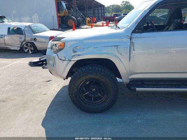 2016 TOYOTA 4RUNNER SR5 — I6